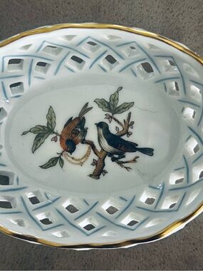 Herend Rothschild Porcelain Bird Motif Basket Dish with Gold Gild Trim